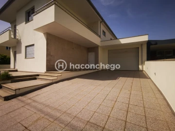 Moradia T4 para Venda em Tamel (São Verissimo)