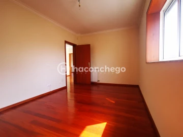 Moradia T4 para Venda em Tamel (São Verissimo)