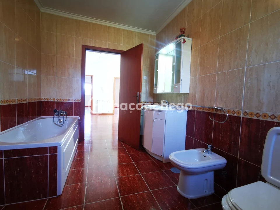 Moradia T4 para Venda em Tamel (São Verissimo) Foto 40
