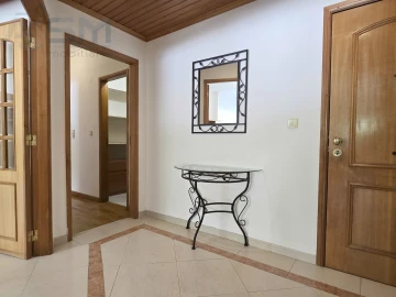 Apartamento T1 para Arrendamento em Cacém e São Marcos