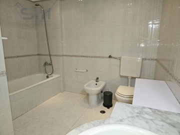 Apartamento T1 para Arrendamento em Cacém e São Marcos