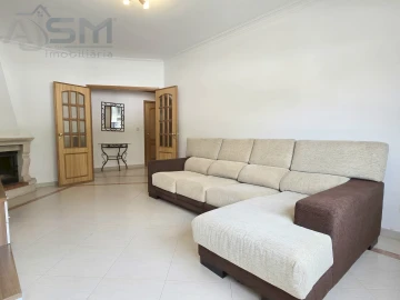 Apartamento T1 para Arrendamento em Cacém e São Marcos