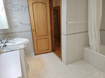 Apartamento T1 para Arrendamento em Cacém e São Marcos