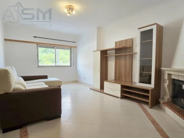Apartamento T1 para Arrendamento em Cacém e São Marcos