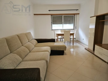 Apartamento T1 para Arrendamento em Cacém e São Marcos