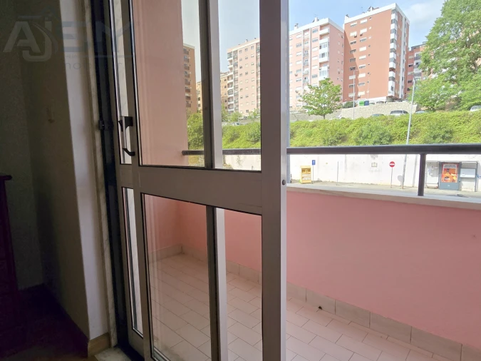 Apartamento T1 para Arrendamento em Cacém e São Marcos Foto 18