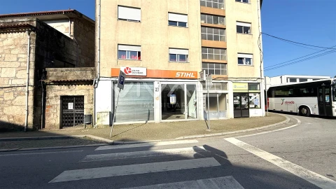 Loja para Arrendamento em Vila Verde e Barbudo