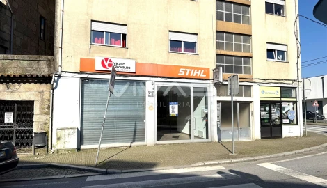 Loja para Arrendamento em Vila Verde e Barbudo