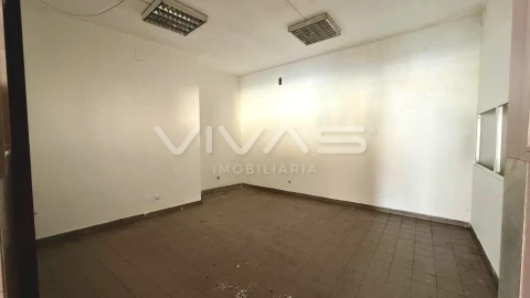 Loja para Arrendamento em Vila Verde e Barbudo