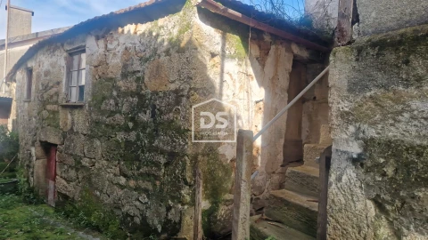 Moradia T2 para Venda em Santiago de Piães