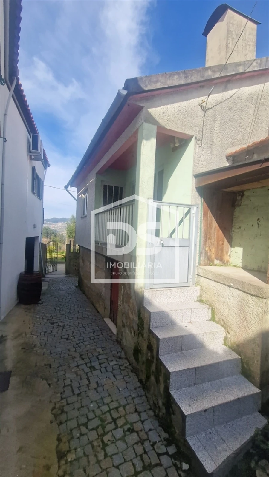 Moradia T2 para Venda em Santiago de Piães Foto 2