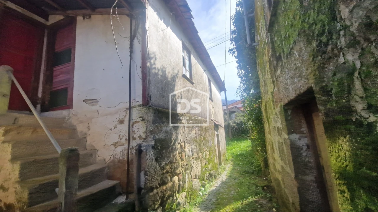 Moradia T2 para Venda em Santiago de Piães Foto 7