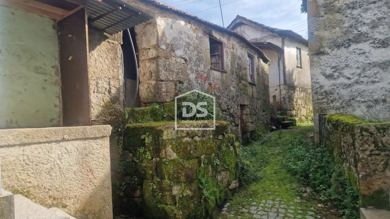 Moradia T2 para Venda em Santiago de Piães Foto 10