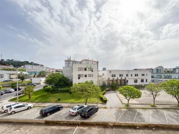 Apartamento T5 para Venda em Castelo Branco