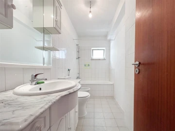 Apartamento T5 para Venda em Castelo Branco