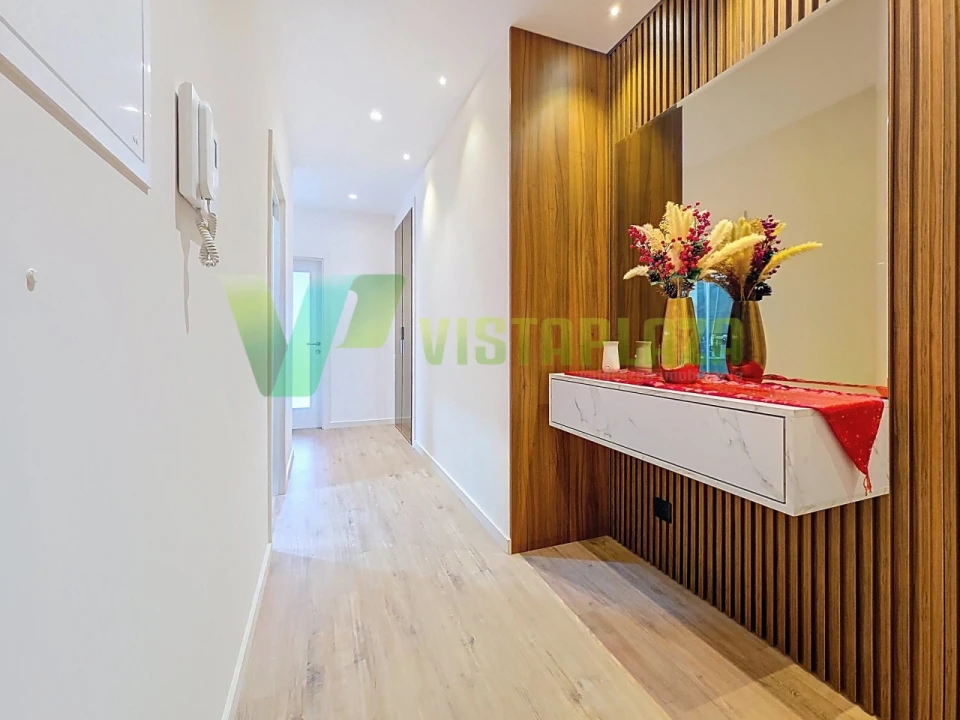 Apartamento T4 para Venda em Portimão Foto 14