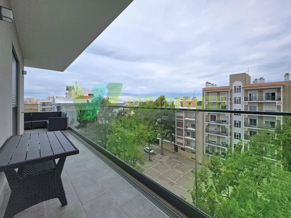 Apartamento T4 para Venda em Portimão Foto 4