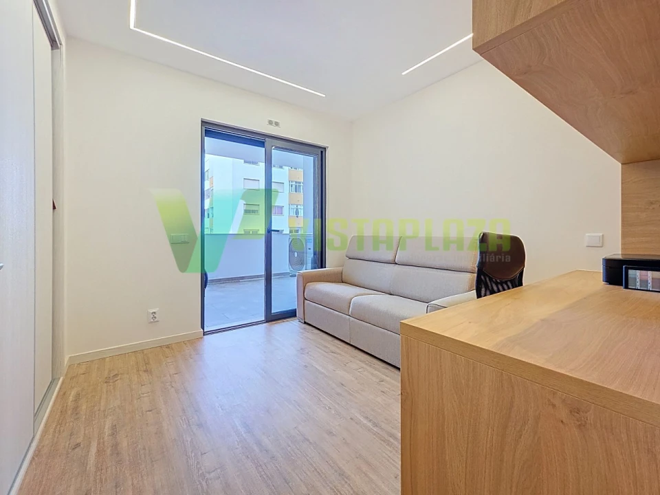 Apartamento T4 para Venda em Portimão Foto 16