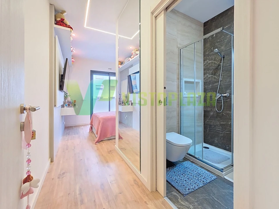 Apartamento T4 para Venda em Portimão Foto 23