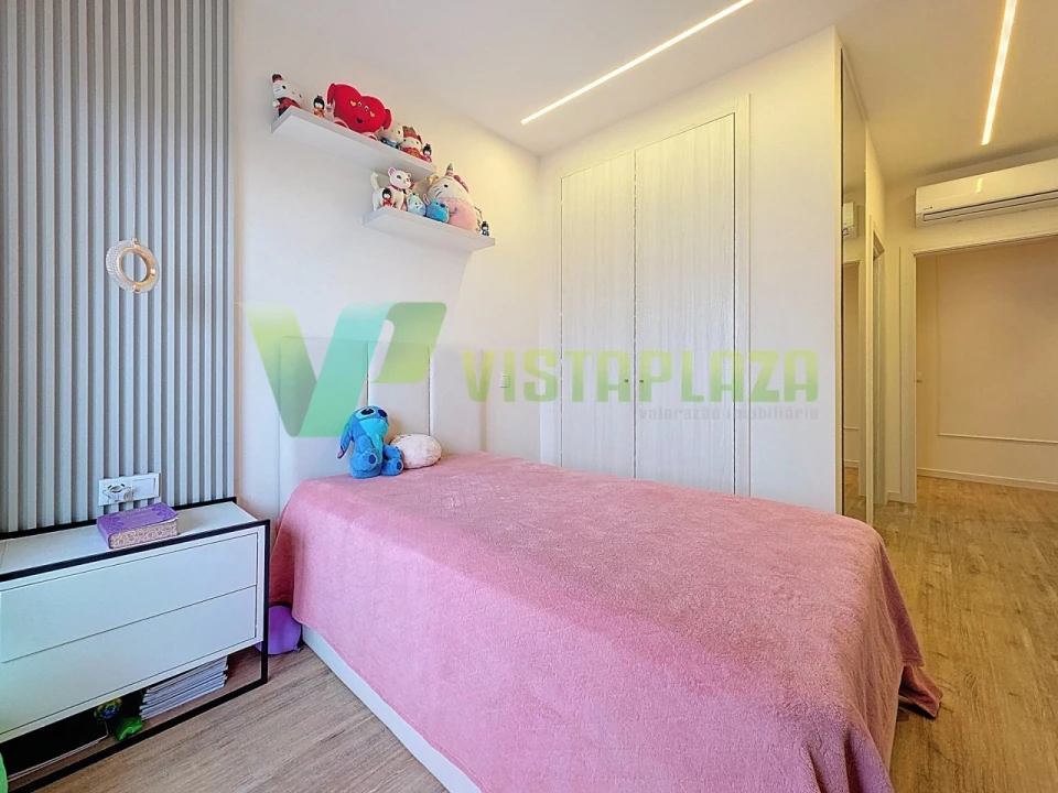 Apartamento T4 para Venda em Portimão Foto 26