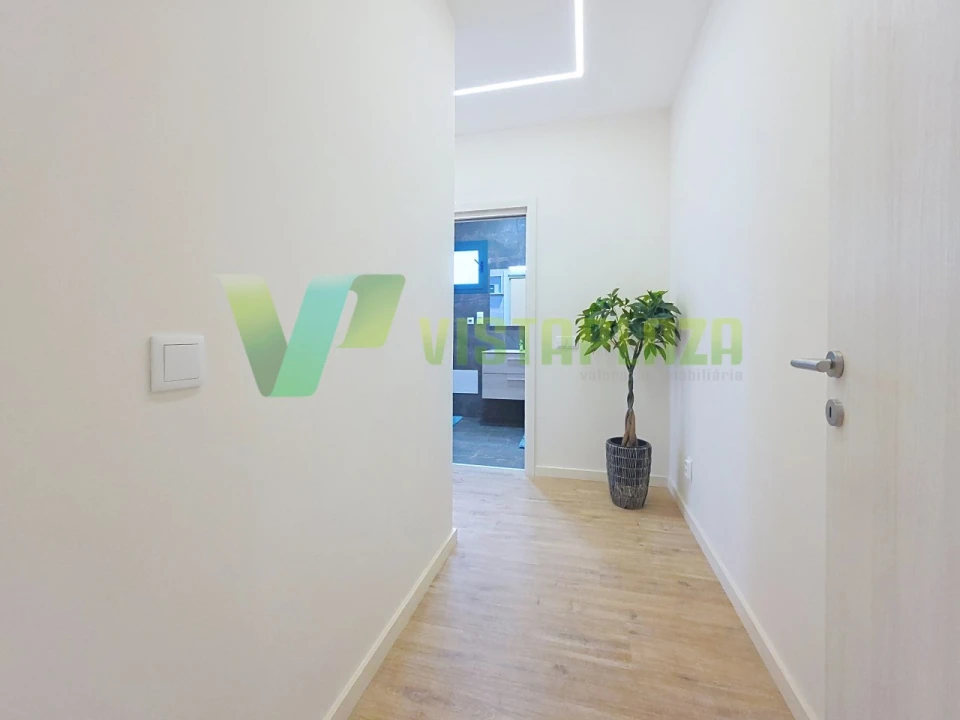 Apartamento T4 para Venda em Portimão Foto 27
