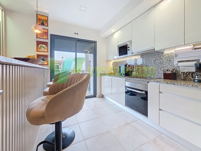 Apartamento T4 para Venda em Portimão Foto 3