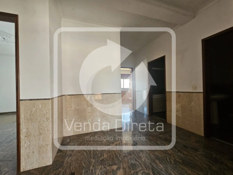 Apartamento T4 para Venda em Gaio-Rosário e Sarilhos Pequenos Foto 11