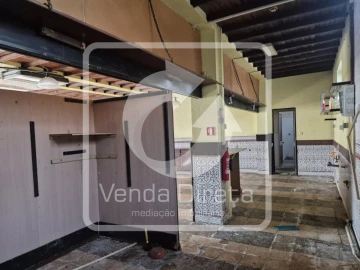 Loja para Venda em Gaio-Rosário e Sarilhos Pequenos