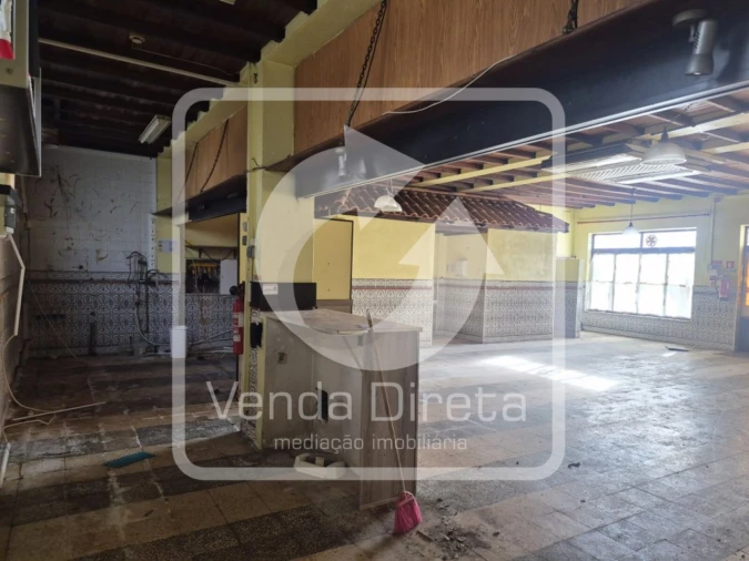 Loja para Venda em Gaio-Rosário e Sarilhos Pequenos Foto 4