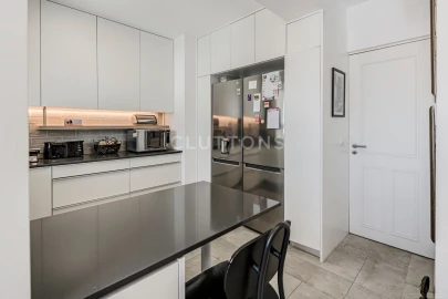 Apartamento T4 para Venda em Carcavelos e Parede