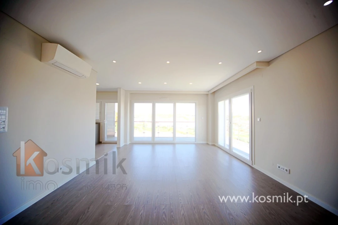 Apartamento T2 para Arrendamento em Póvoa de Santo Adrião e Olival Basto Foto 7