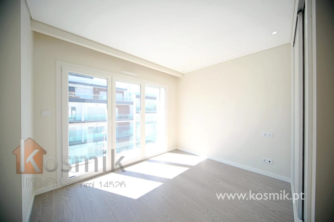 Apartamento T2 para Arrendamento em Póvoa de Santo Adrião e Olival Basto Foto 17