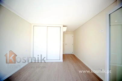 Apartamento T2 para Arrendamento em Póvoa de Santo Adrião e Olival Basto