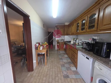 Apartamento T3 para Venda em Estômbar e Parchal