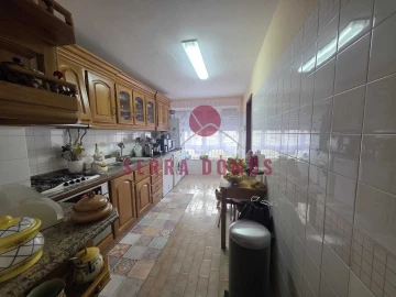 Apartamento T3 para Venda em Estômbar e Parchal