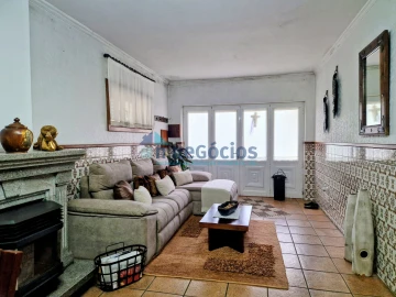 Moradia T3 para Venda em Nogueira do Cravo e Pindelo
