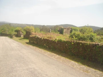 Moradia T0 para Venda em Sapardos