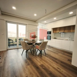 Apartamento T3 para Venda em Benfica