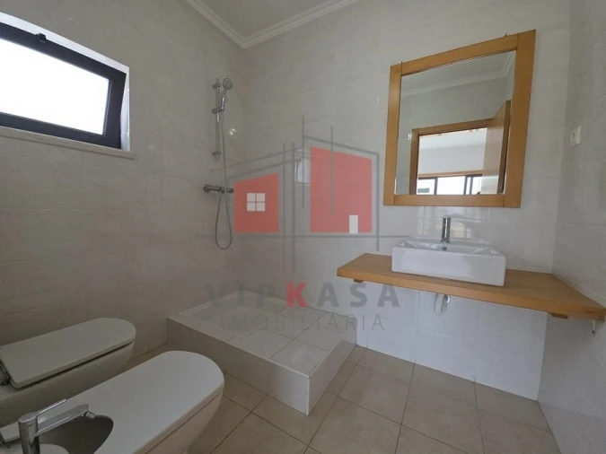 Moradia T5 para Venda em Laranjeiro e Feijó Foto 17