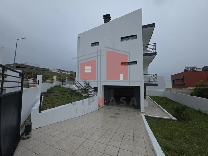 Moradia T5 para Venda em Laranjeiro e Feijó Foto 20