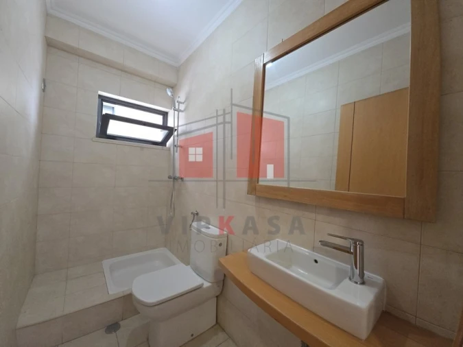 Moradia T5 para Venda em Laranjeiro e Feijó Foto 8