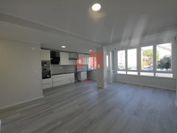 Apartamento T2 para Venda em Benfica