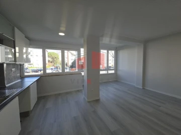Apartamento T2 para Venda em Benfica
