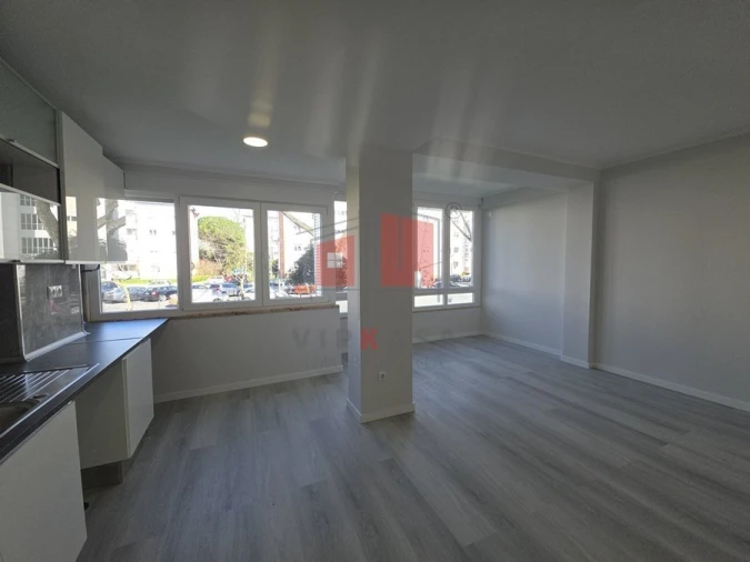 Apartamento T2 para Venda em Benfica Foto 3