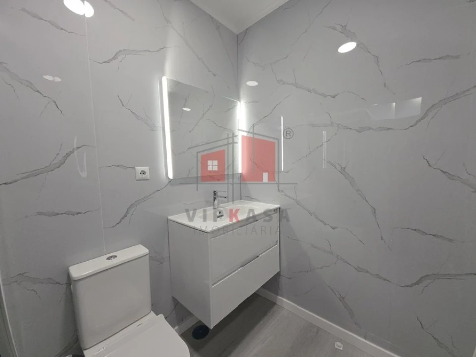 Apartamento T2 para Venda em Benfica Foto 12