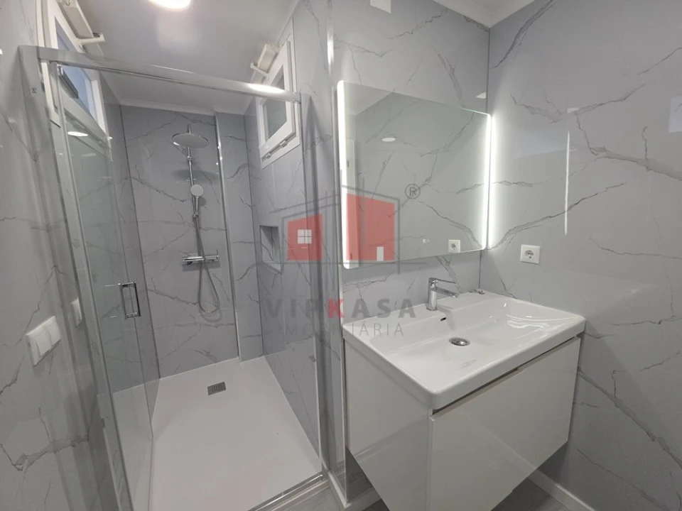 Apartamento T2 para Venda em Benfica Foto 13