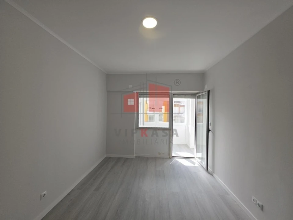 Apartamento T2 para Venda em Benfica Foto 10