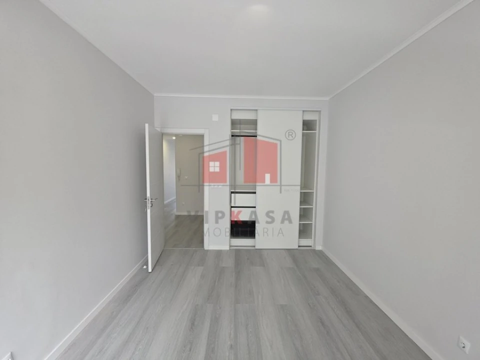 Apartamento T2 para Venda em Benfica Foto 11