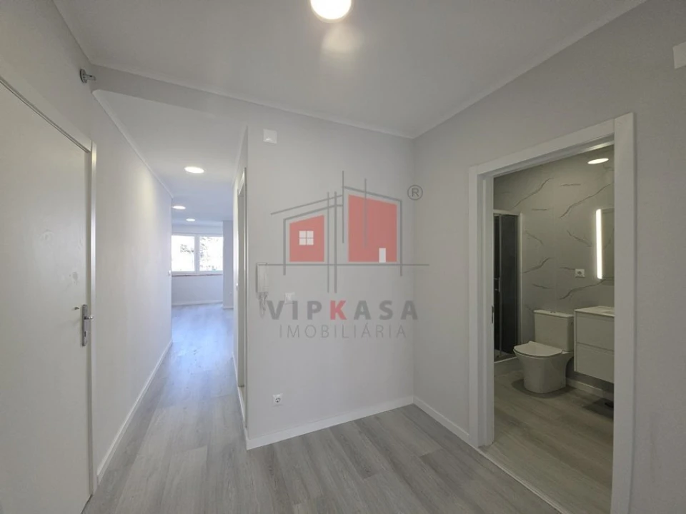 Apartamento T2 para Venda em Benfica Foto 5