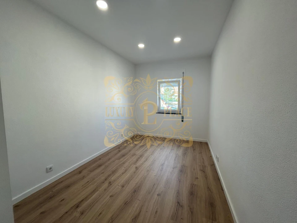 Apartamento T2 para Venda em Sesimbra (Castelo) Foto 9